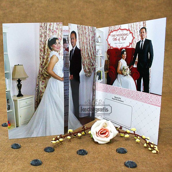 Undangan foto prewedd lipat 3
