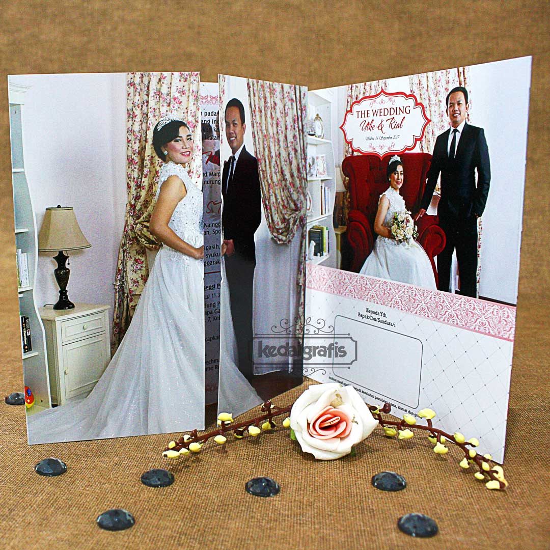 Undangan foto prewedd lipat 3